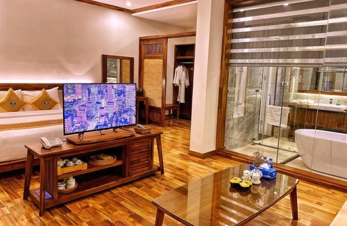 Thanh Hoa Hotel | Discover Khach San Anh Phat 1: Family-Friendly Comfort