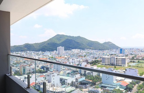 Quy Nhon Apartment | Stunning Quy Nhon Hotel with Ocean Views and Pool Access