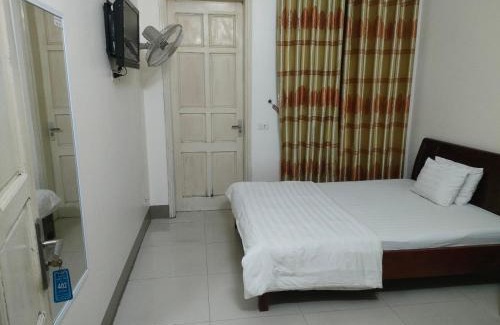 Vinh Hotel | Family-Friendly Stay at Khach San Viet Uc with Great Reviews