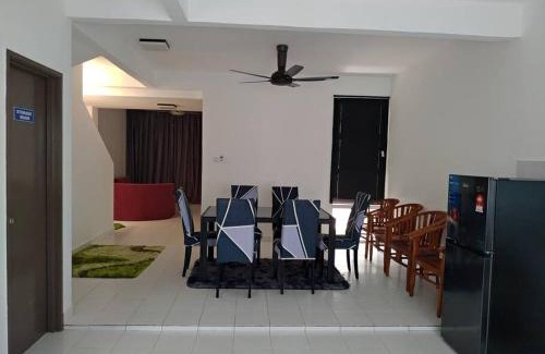 Alor Gajah House | Family-Friendly Khaleesi Afamosa Residency Homestay Awaits