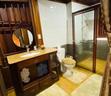 Hoi An Resort | Idyllic Khamy Riverside Villa: 10/10 Rated with Private Beach