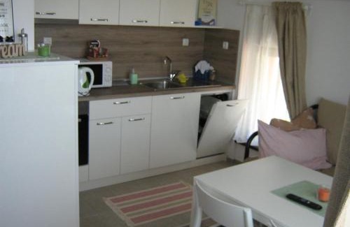 Elin Pelin Apartment | Cozy Khan Krum House & Apartments: Family-Friendly Retreat