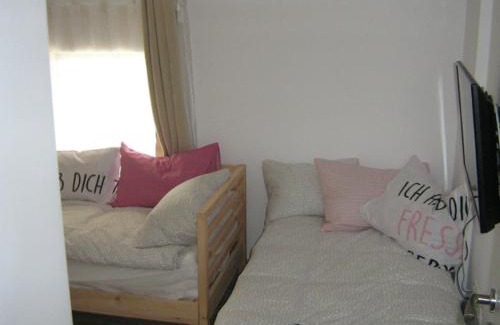 Elin Pelin Apartment | Cozy Khan Krum House & Apartments: Family-Friendly Retreat