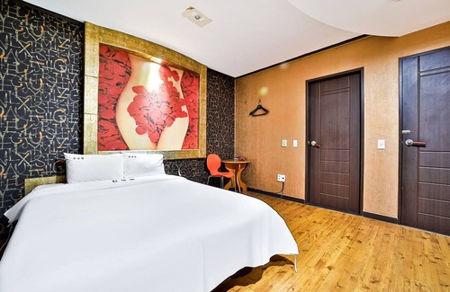 Chorye Hotel | Accessible Comfort at Khan Motel with Free Breakfast