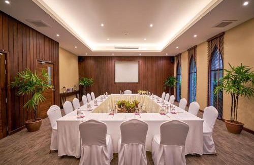 Khanom Resort | Relax at Khanom Beach Resort And Spa with Oceanfront Views