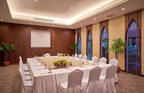 Khanom Resort | Relax at Khanom Beach Resort And Spa with Oceanfront Views