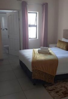 KwaDukuza House | Family-Friendly Khanyisa Accommodation with Hot Tub Access