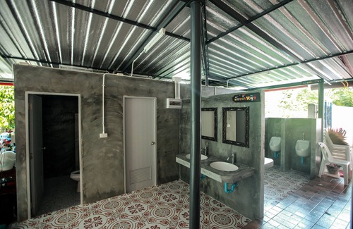 Klaeng Hotel | Family-Friendly Khao Hin Tang Resort with Kitchen Amenities
