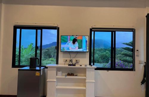 Khaem Son Resort | Relaxing Khao Kho Overview Resort with Pool & Restaurant