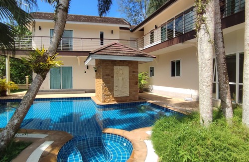 Khuekkhak Villa | Khao Lak Villa: Steps to Beach with Ocean Views & Free Transfer