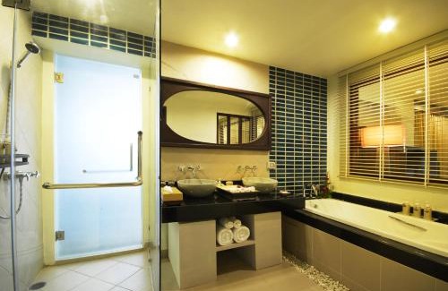 Khuk Khak Beach Resort | Unwind at Khaolak Orchid Beach Resort with Oceanfront Relaxation