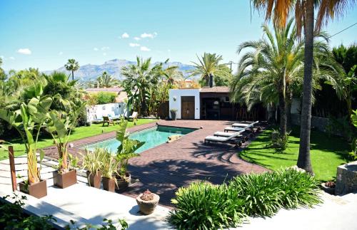 El Albir Bed & Breakfast | Kharisma: Oceanfront Retreat with Pool & 9.6/10 Ratings