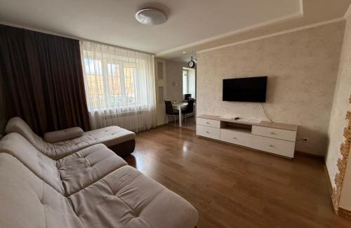 Petrovskoye Hotel | Budget-Friendly Stay at Kharkovlux with Breakfast Included