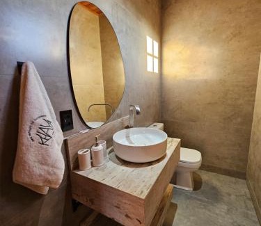 Jaboticatubas Ski Chalet | Romantic Getaway at Khaya Chalés with Hot Tub and 10/10 Rating