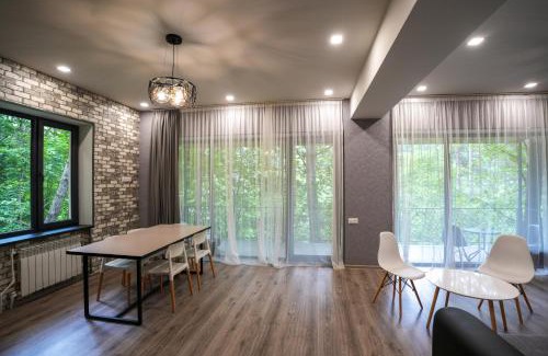 Dilijan House | Family-Friendly Khaz Cottage in Scenic Dilijan