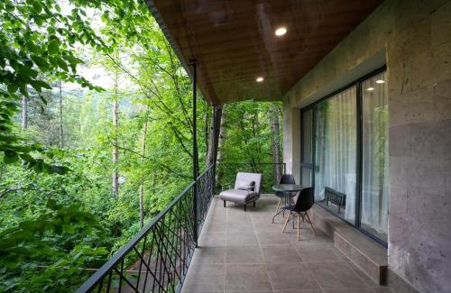 Dilijan House | Family-Friendly Khaz Cottage in Scenic Dilijan