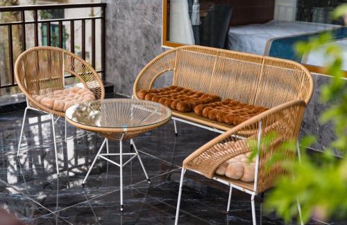 Huong Hoa Hotel | Guest Rated Khe Sanh Hotel with Hot Tub & Family Amenities