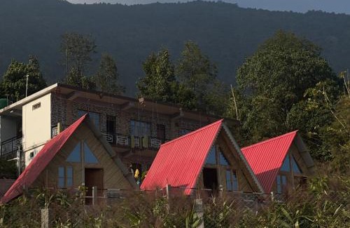 Darjeeling House | Cozy Khee Homestay: Family-Friendly with Kitchen & Breakfast