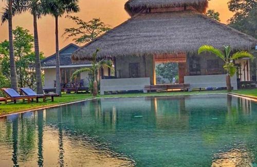 Kampot Hotel | Indulge at Khla Lodge: 5-Star Escape with Ocean Views