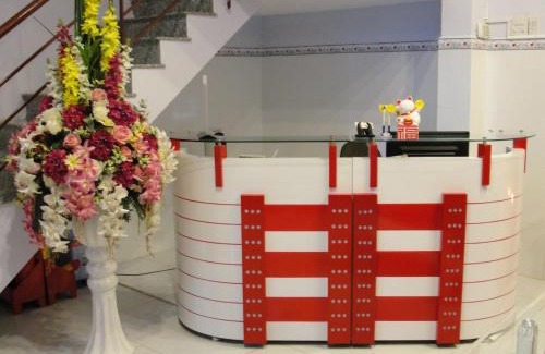 Ninh Kieu Hotel | Discover Khoa Phu Hotel: Family-Friendly with Breakfast Included