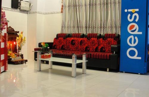 Ninh Kieu Hotel | Discover Khoa Phu Hotel: Family-Friendly with Breakfast Included