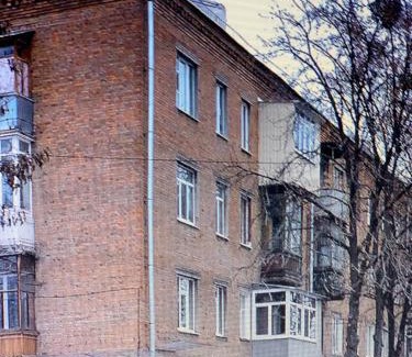 Petrovskoye Apartment | Family-Friendly Retreat at Kholodnaya Gora with Hot Tub