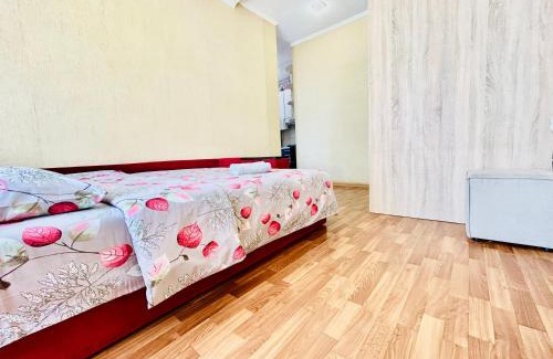 Petrovskoye Apartment | Family-Friendly Retreat at Kholodnaya Gora with Hot Tub