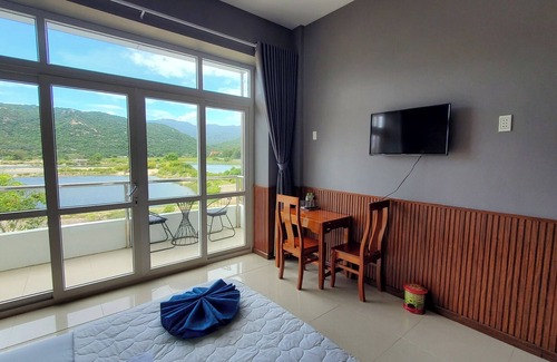 Ninh Hai Hotel | Explore Khu du lich Hang Rai - A Family-Friendly Retreat