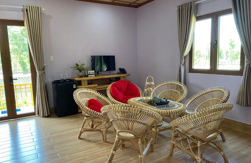 Ham Tan Resort | Relaxing Getaway at KHU NGHỈ DƯỠNG YẾN XUÂN with Pool