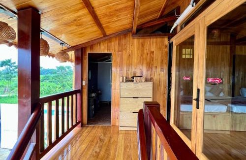 Nghia Lo Bed & Breakfast | Experience Golden Field: Oceanfront Retreat with Pool