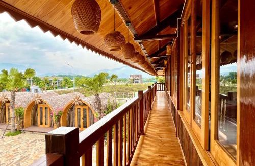 Nghia Lo Bed & Breakfast | Experience Golden Field: Oceanfront Retreat with Pool