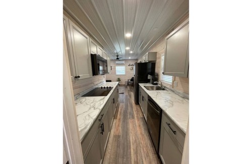 Carbon Hill House | Discover Khyla: Cozy Tiny Home with Fishing Pond Access