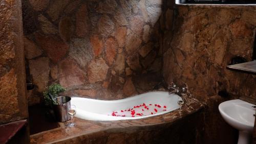 Lusaka Province Cabin | Discover Kiambi Safaris Lodge: Poolside Family Retreat
