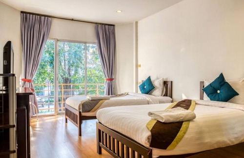 Ladprao Hotel | Convenient Kiatthada Resort with Breakfast & Family Amenities