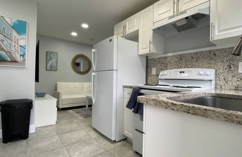 Hollywood Apartment | Relax in a Stylish Space with Family-Friendly Amenities