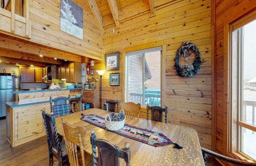 Pagosa Springs House | Relax at Kick Back Cabin - Family Friendly Getaway
