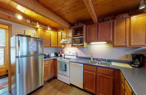 Pagosa Springs House | Relax at Kick Back Cabin - Family Friendly Getaway