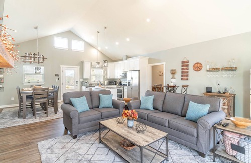 Sparta Cabin | Relax in Nature with Top Amenities and a Perfect 10 Rating