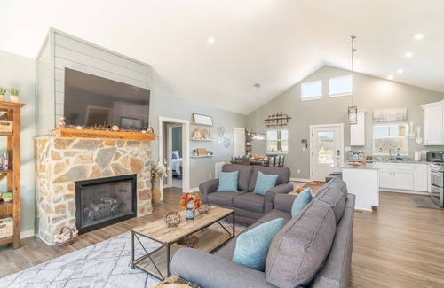 Sparta Cabin | Relax in Nature with Top Amenities and a Perfect 10 Rating