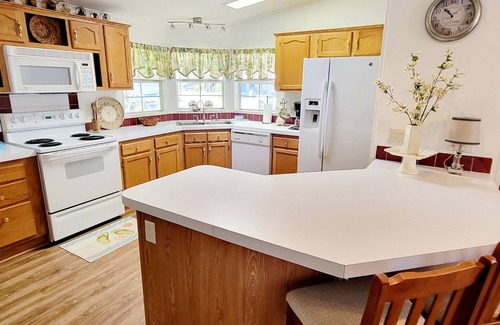 Edgewater House | Unwind with Two Pools, Boat Launch & Spa Amenities