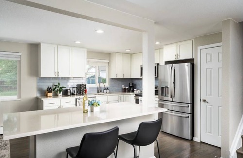 Lamar Heights Area House | Chic Retreat: 3bd Haven Near Downtown with Spa Access