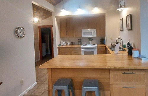 Grayland House | Family & Pet Friendly Retreat with Firepit and Ocean View