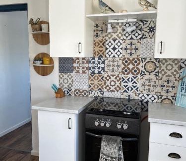 Kidd's Beach House | Cozy Kidds Beach Cottage with Oceanfront Views