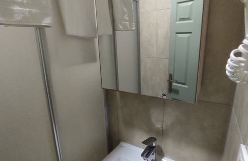 Ayvalik City Center House | Eco-Friendly Kidoni Macaron Guesthouse with Family Amenities