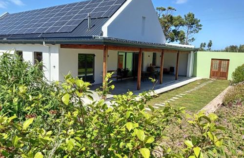 Gansbaai House | Oceanfront Retreat at Kiepersol - Guest Rated 10/10