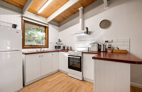 Tawonga South Cottage | Explore Kiewa Country Cottages: Pool, Ocean View & More