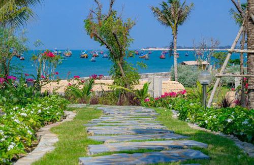 Ke Ga Hotel | Experience KIGI Beach Resort: Guest Rated 9.8 with Ocean Views
