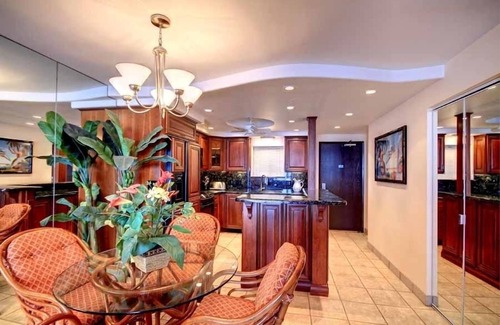 Kihei Condo | Oceanfront Kihei Beach Condo with Pool & Kitchen Access