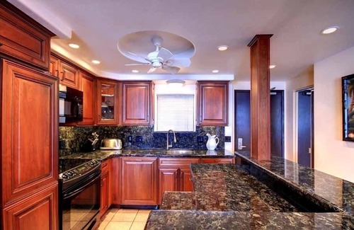 Kihei Condo | Oceanfront Kihei Beach Condo with Pool & Kitchen Access
