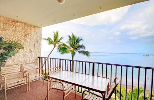 Kihei Condo | Oceanfront Kihei Beach Condo with Pool & Kitchen Access